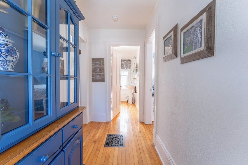 Dominion Hill Country Inn Grand Cottage, 2 Bedrooms, Fireplace, Garden Area 18