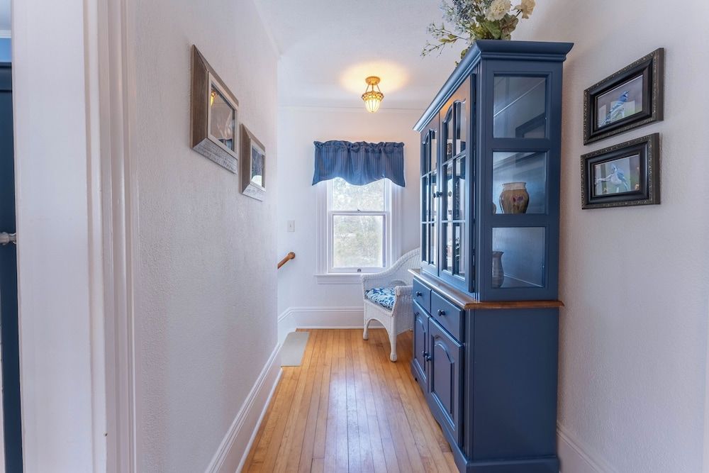 Dominion Hill Country Inn Grand Cottage, 2 Bedrooms, Fireplace, Garden Area 19