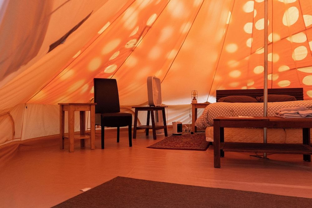 Dominion Hill Country Inn Classic Tent, 1 Queen Bed, Hill View 6