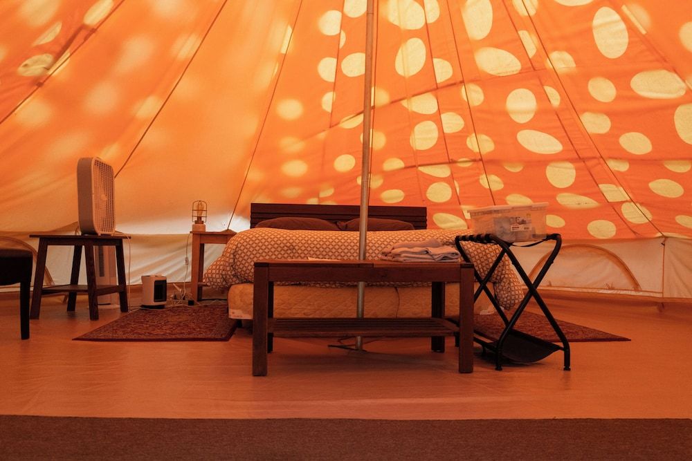 Dominion Hill Country Inn Classic Tent, 1 Queen Bed, Hill View 5