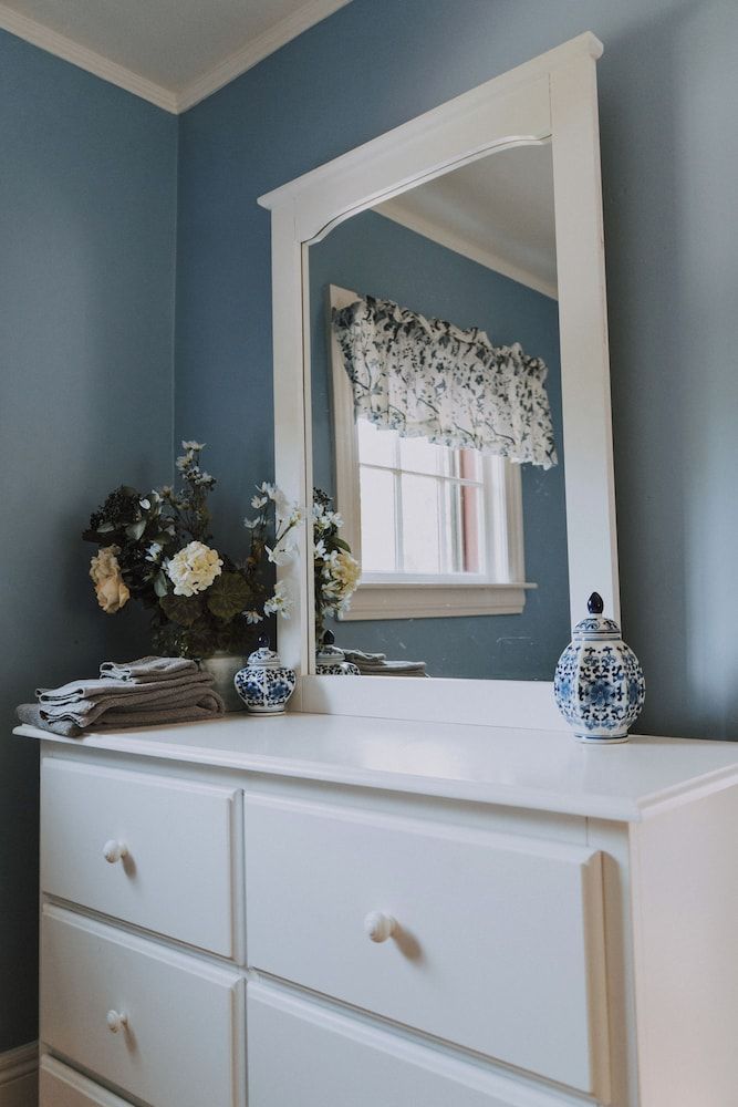 Dominion Hill Country Inn Grand Cottage, 2 Bedrooms, Fireplace, Garden Area 13