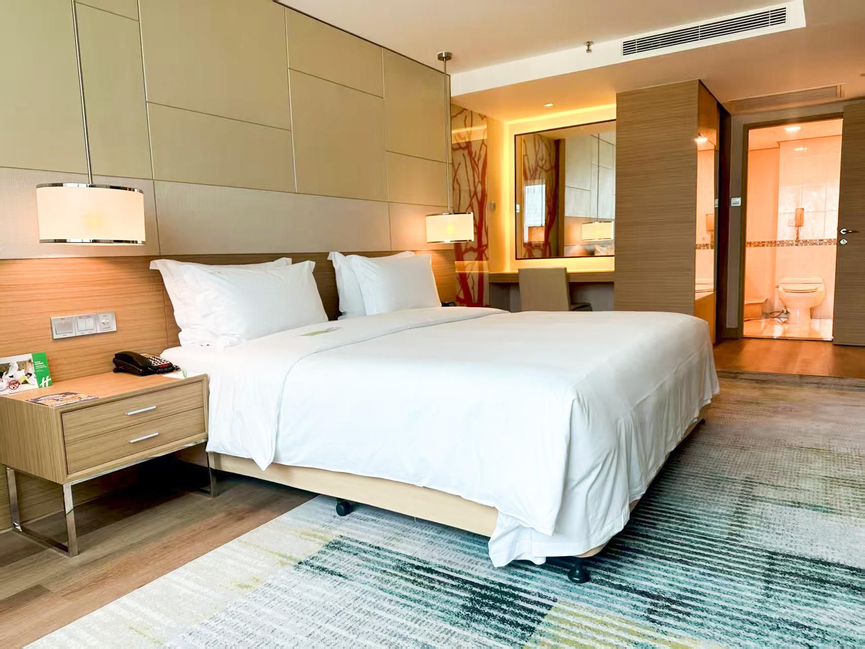 undefined Holiday Inn Shenzhen Donghua by IHG 10