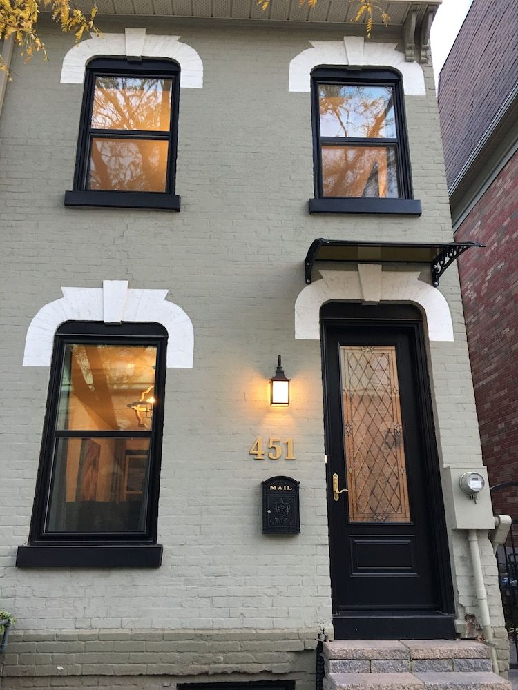 undefined Beautiful 4BR Downtown House, Sleeps 10 2