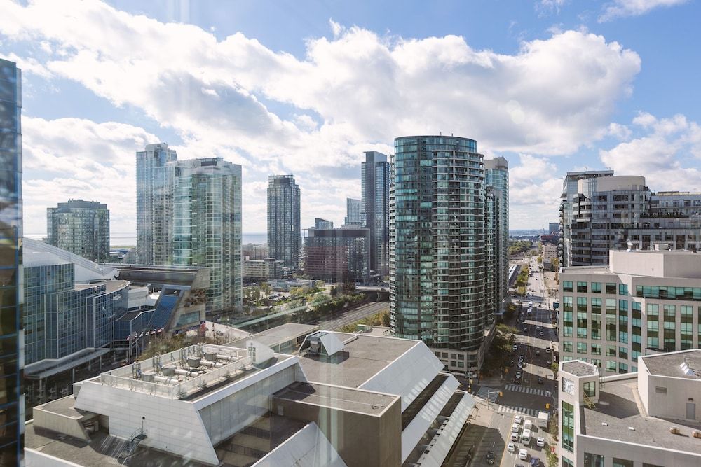 QuickStay - Gorgeous 2-Bedroom in the Heart of Downtown Condo, 2 Bedrooms 9