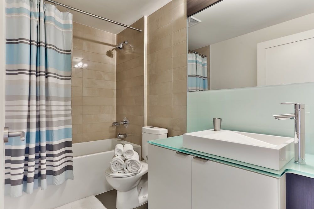 QuickStay - Gorgeous 2-Bedroom in the Heart of Downtown Condo, 2 Bedrooms 15