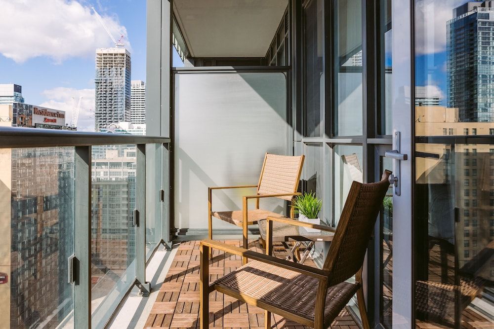 QuickStay - Gorgeous 2-Bedroom in the Heart of Downtown Condo, 2 Bedrooms 8