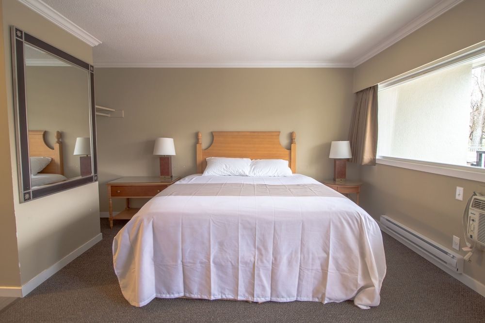 Standard Room, 1 Queen Bed, Kitchenette