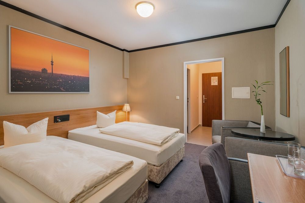 Hotel Fidelio Twin Room 4