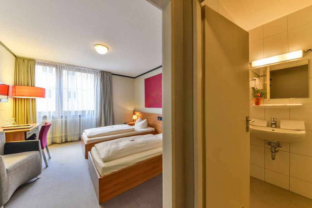 Hotel Fidelio Twin Room 2