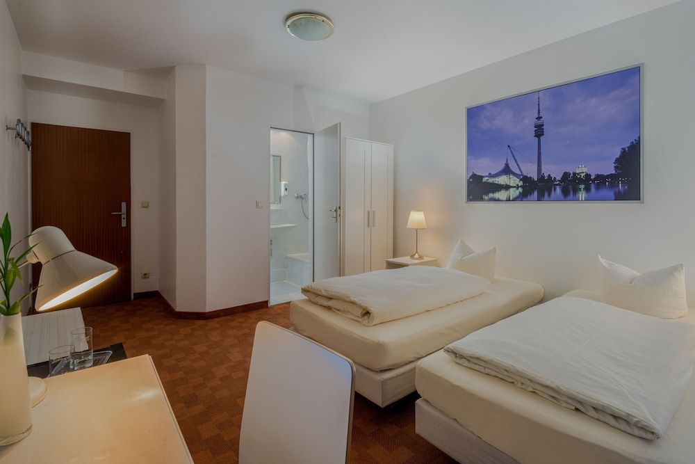 Hotel Fidelio Twin Room 9