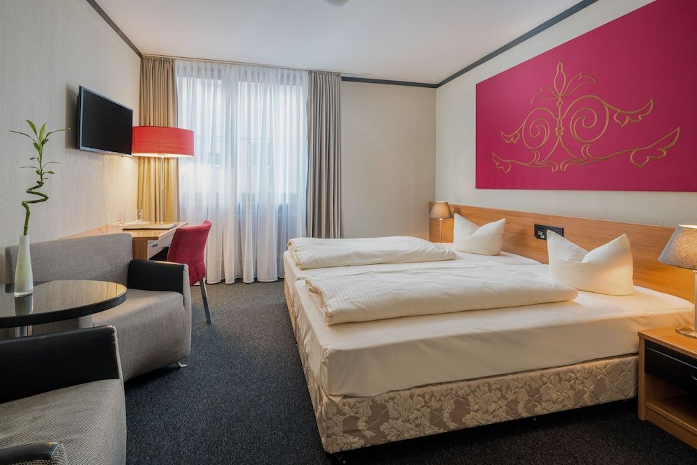 Hotel Fidelio Twin Room 8