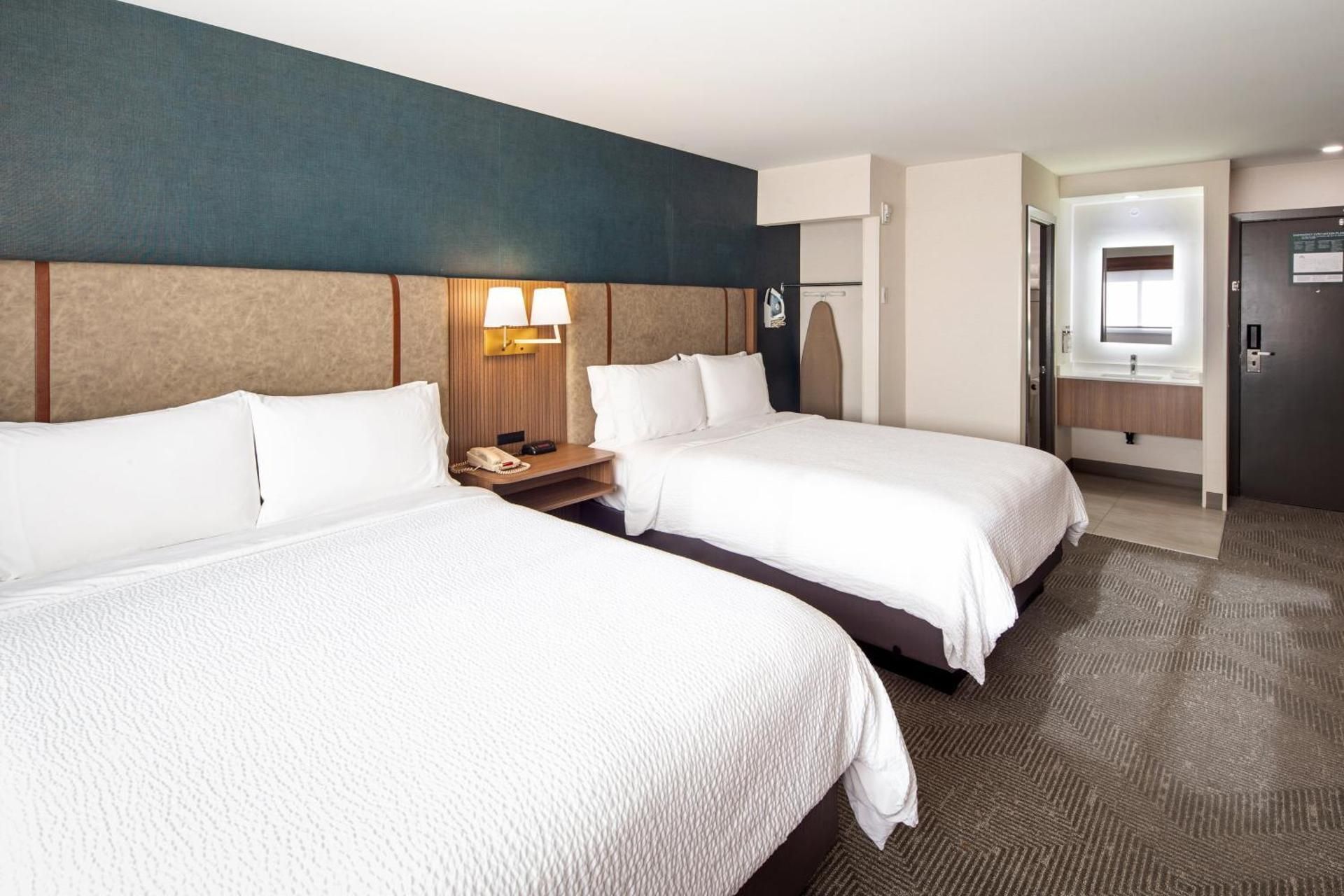 Standard Room with Two Queen Beds