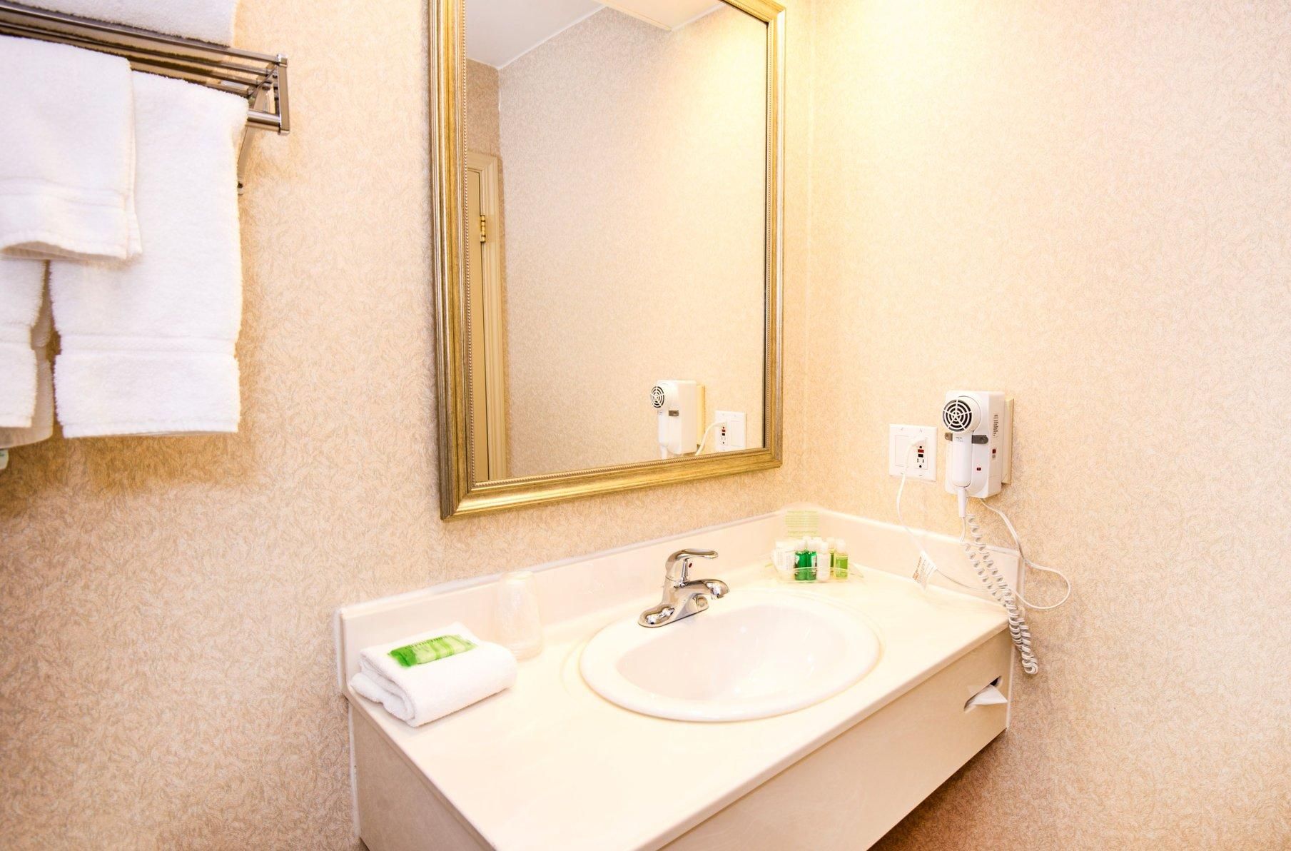 2 Queen Standard Tub