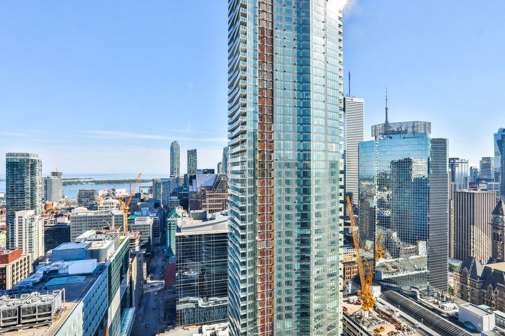 undefined Executive High Rise Suite 4