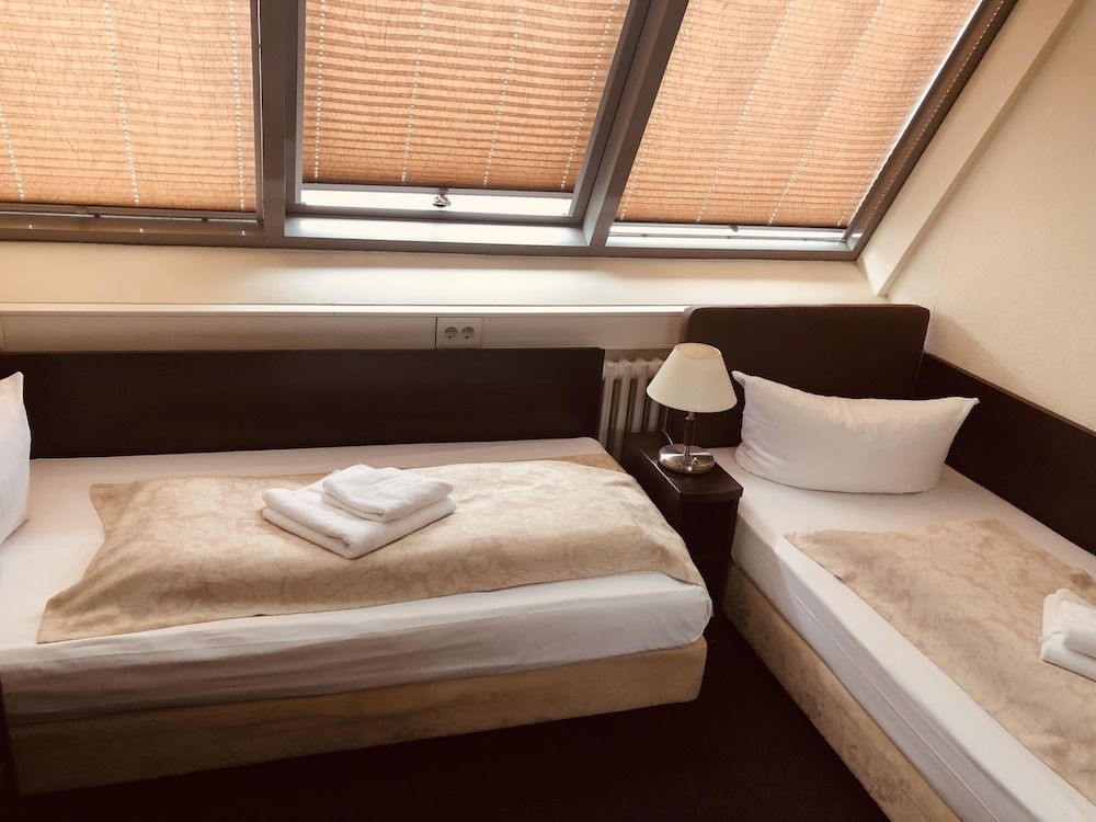 Upper Room Hotel Kurfurstendamm Economy Twin Room 4