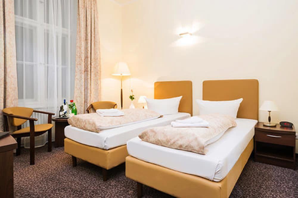 Upper Room Hotel Kurfurstendamm Standard Double Room 2