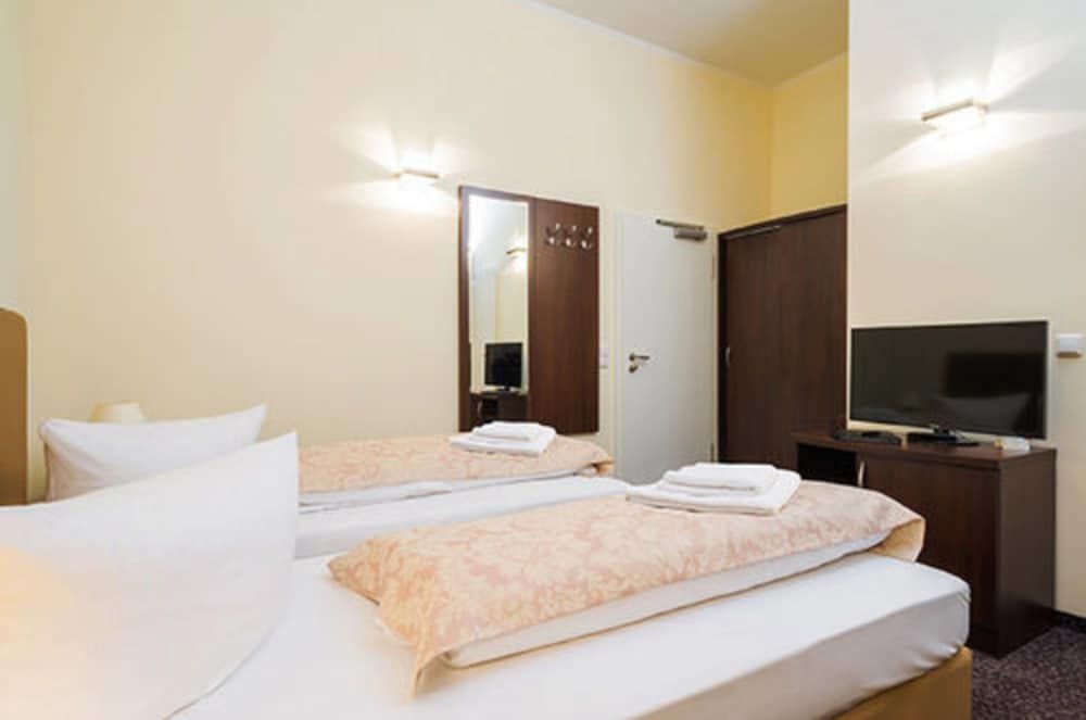 Upper Room Hotel Kurfurstendamm Standard Double Room 3