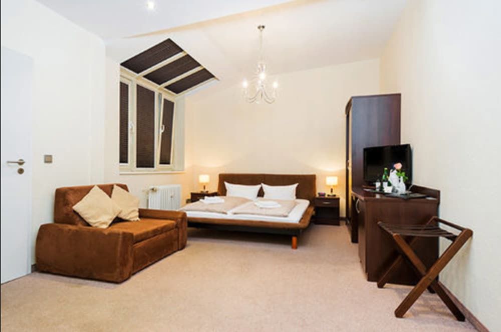 undefined Upper Room Hotel Kurfurstendamm 3