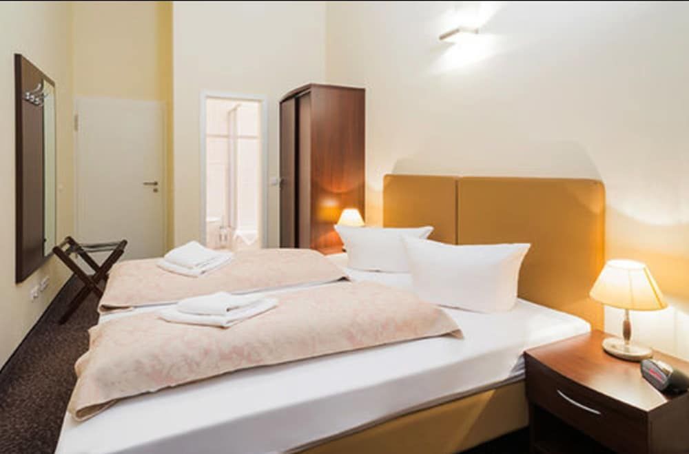 Upper Room Hotel Kurfurstendamm Standard Double Room 5