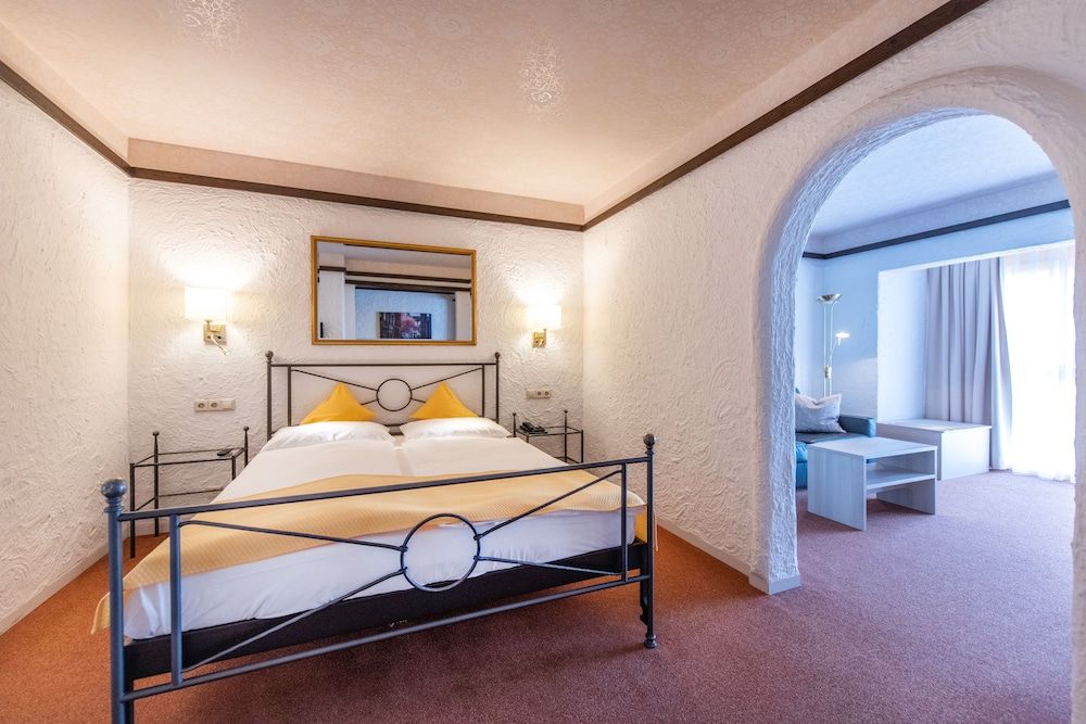 Contel Hotel Koblenz Triple Room 3