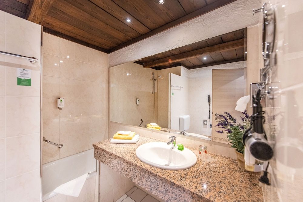 Contel Hotel Koblenz Single Room 4