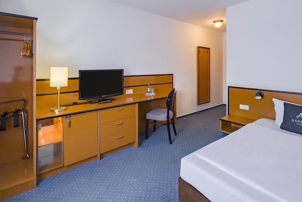 Aspire Frankfurt Airport, Trademark Collection by Wyndham Standard Room, 1 Twin Bed 10