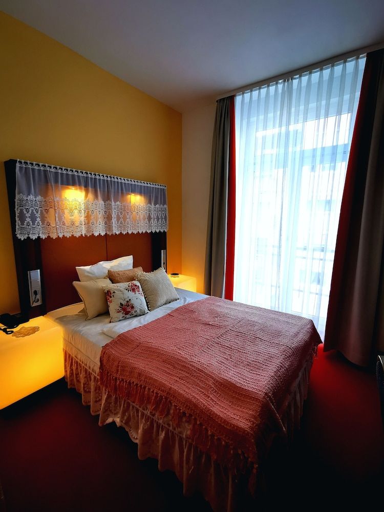 Hotel Tante Alma Mannheim Single Room (modern) 2