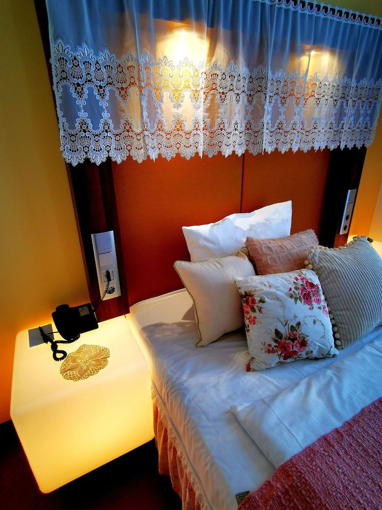 Hotel Tante Alma Mannheim Single Room (modern)