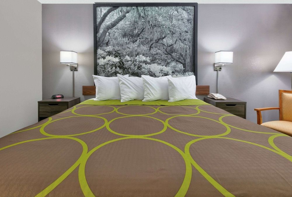 Standard Room, 1 King Bed, Refrigerator