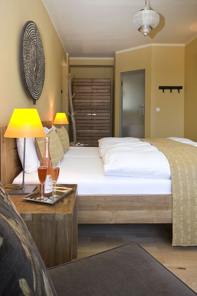 Hotel Viva Sky Double Room (African Sunset) 2