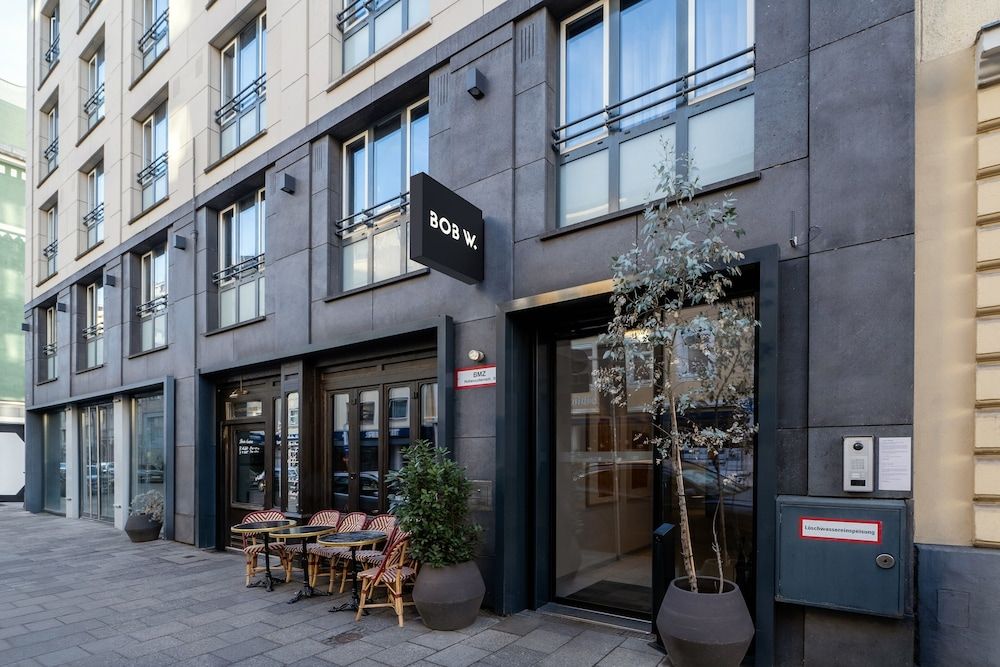 undefined Bob W Münchner Freiheit 5