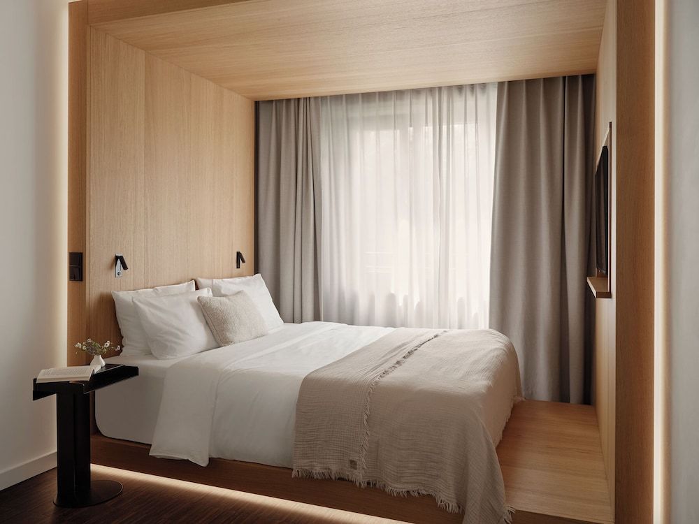 undefined Bob W Münchner Freiheit 4