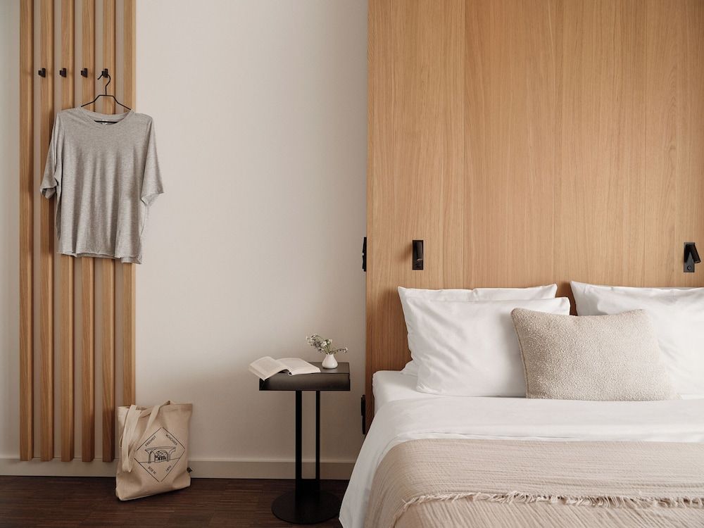 Bob W Münchner Freiheit Boutique Room 2