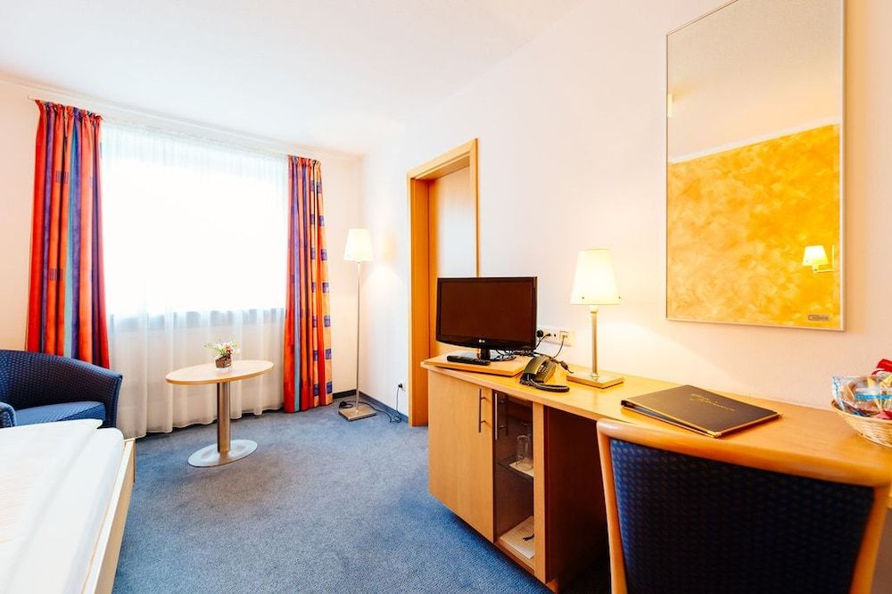 Hotel Graf Lehndorff Standard Single Room, 1 Twin Bed, Non Smoking 4