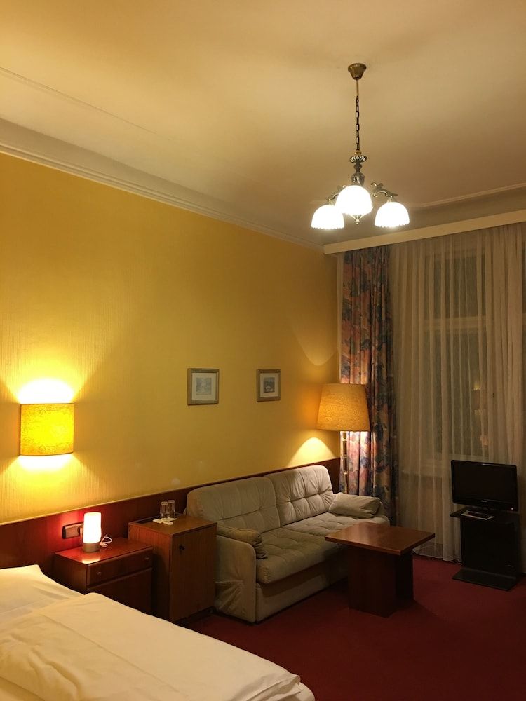 undefined Kurfürst am Kurfürstendamm 6