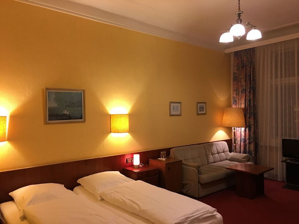 undefined Kurfürst am Kurfürstendamm 4