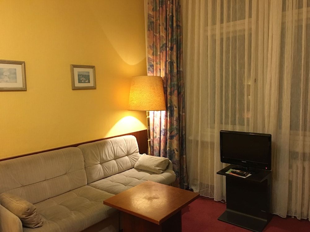 undefined Kurfürst am Kurfürstendamm 7