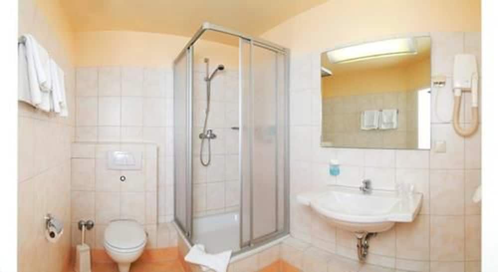 undefined Kurfürst am Kurfürstendamm 9