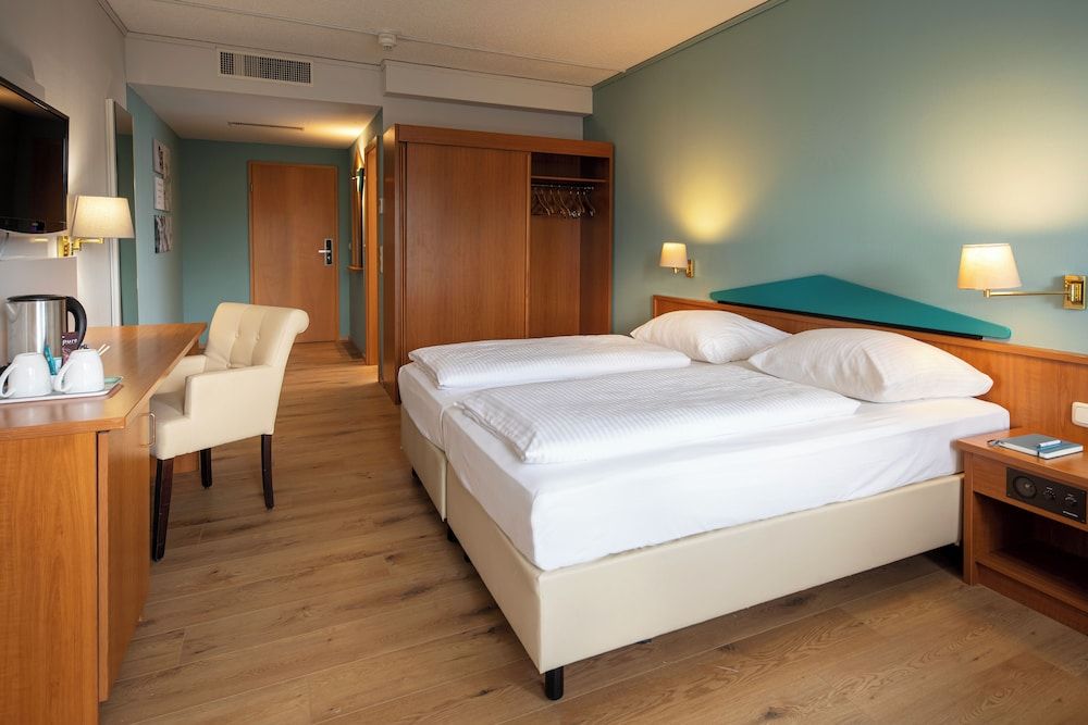 ACHAT Hotel Frankfurt Maintal Superior Double Room 2