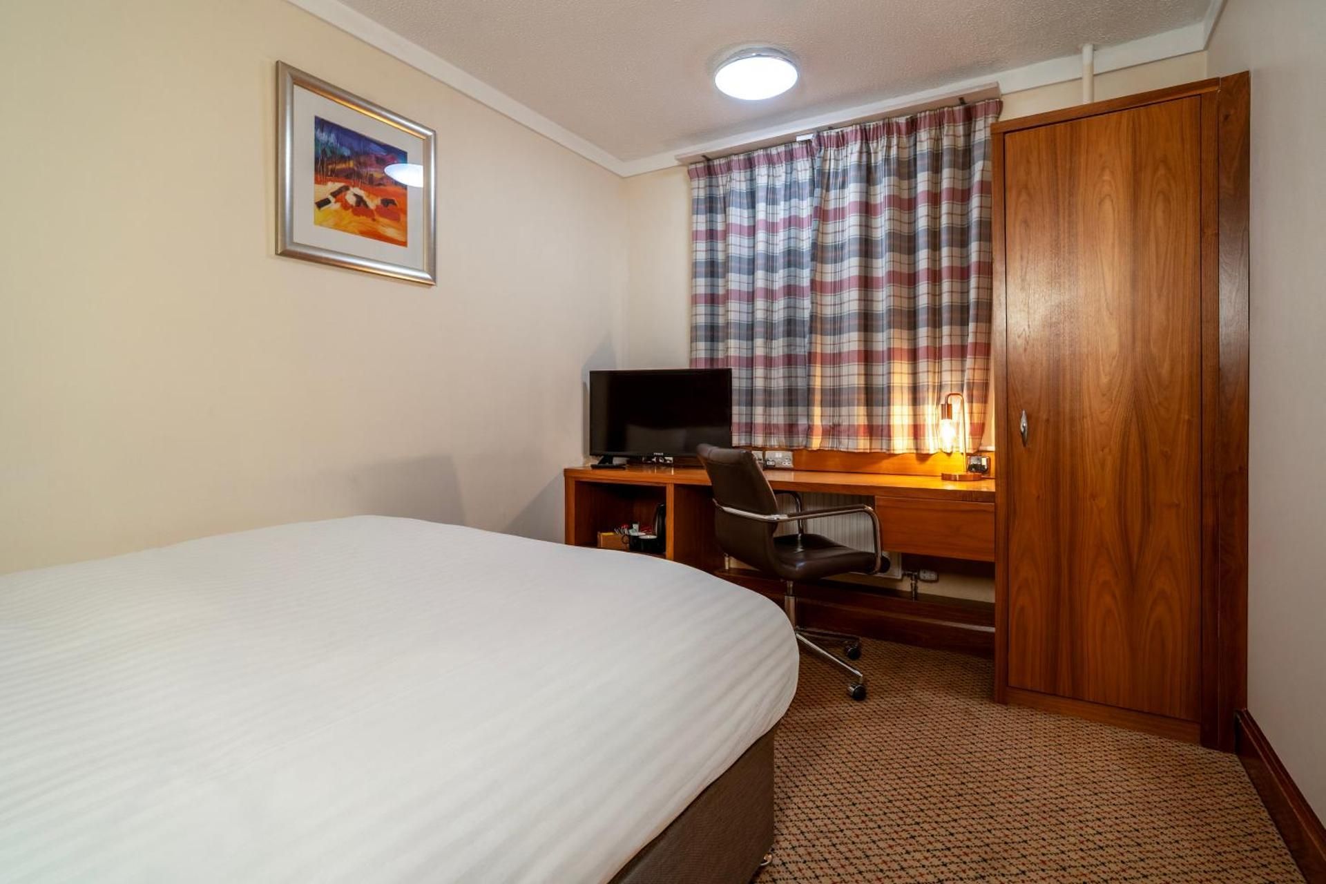 Small Double Room (Located in Annex Building)