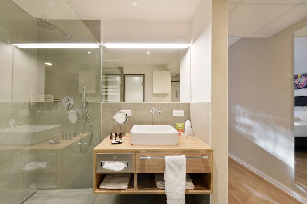 K-Apart Hotel & Boardinghouse Comfort Room 5