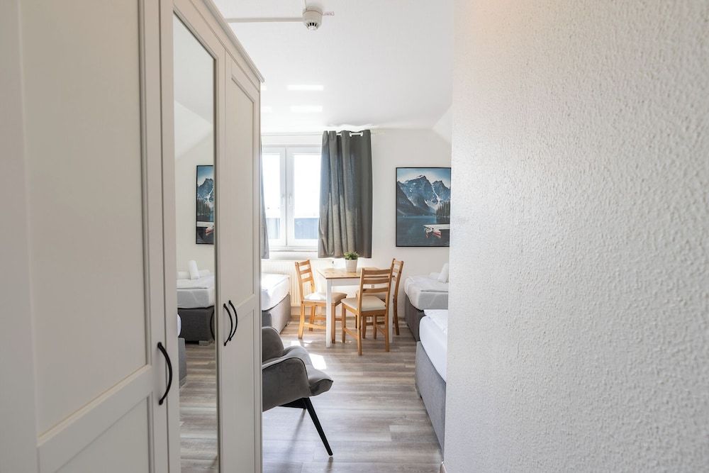 Hotel Bergheim an der Erft Family Room, Multiple Beds 11