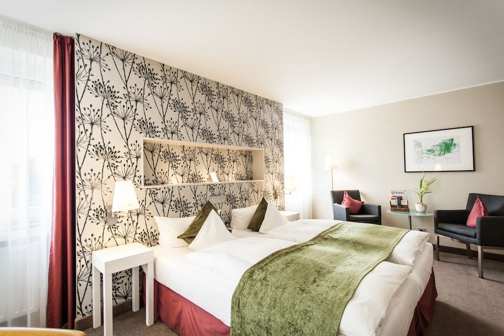 Hotel Deutscher Hof Premium Double Room 3