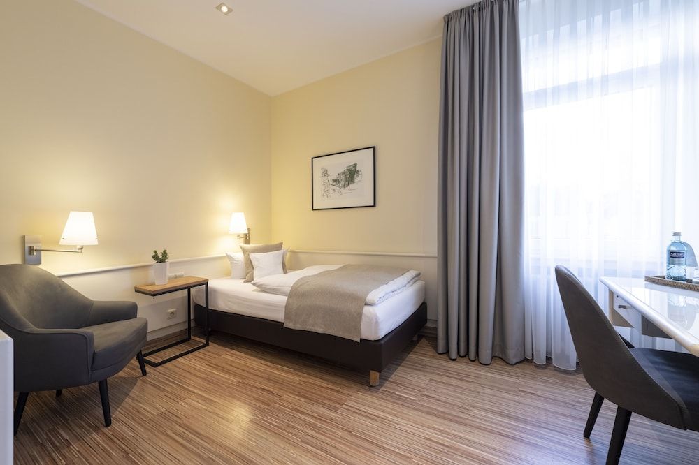 Hotel Deutscher Hof Classic Single Room, 1 Twin Bed