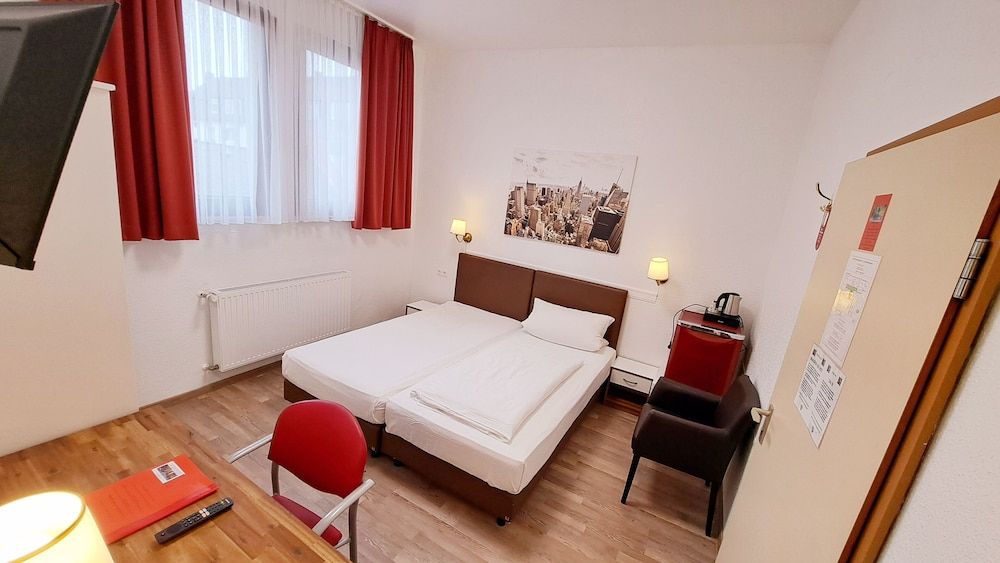 Hotel Columbus Double Room Single Use 8