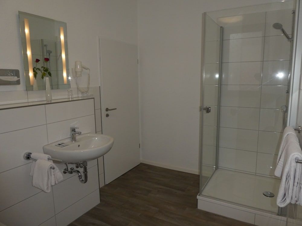 Hotel Columbus Single Room 21