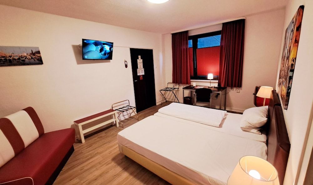 Hotel Columbus Double Room Single Use 6