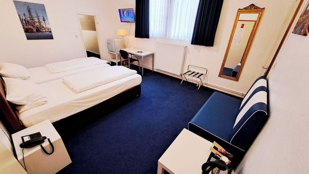 Hotel Columbus Double Room 15