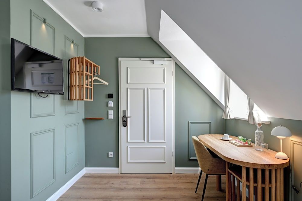 undefined Hotel Uhland 5