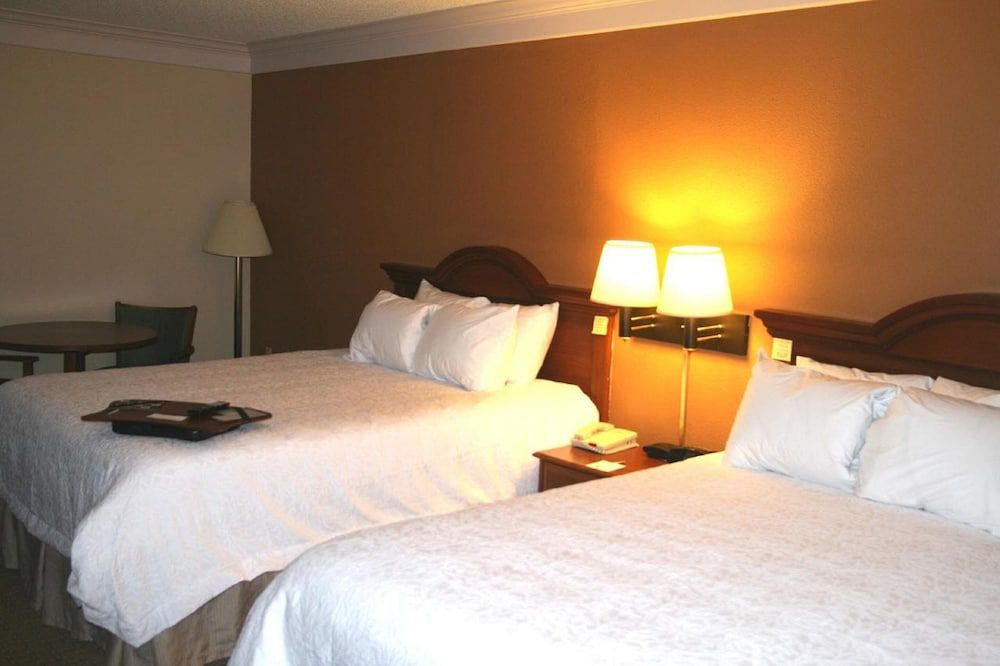 Room, 2 Queen Beds, Accessible, Non Smoking